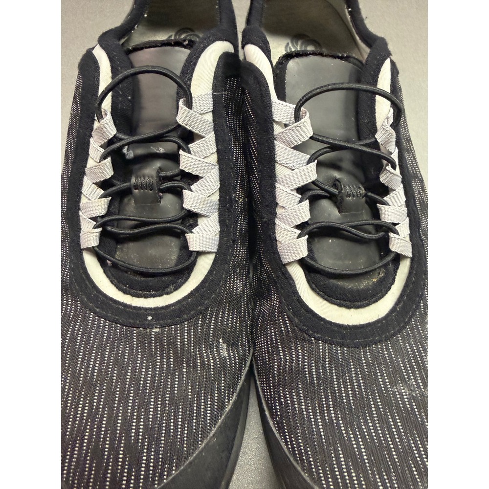 Clarks Cloudsteppers Sillian Tino Womens Black White Pinstripe Walking Shoes - Picture 2 of 9